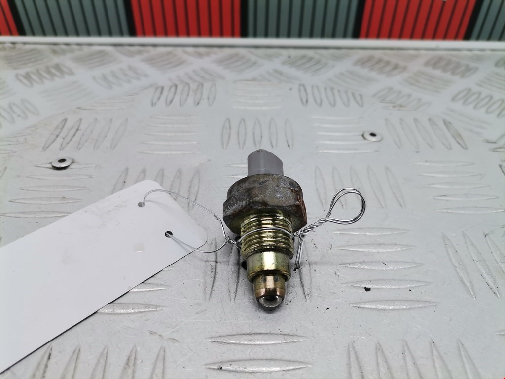 Датчик включения заднего хода TOYOTA Yaris Verso 1999-2006