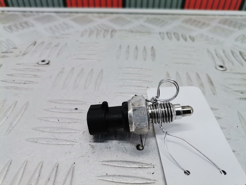 Датчик включения заднего хода (лягушка) Opel Zafira A (1999-2006)