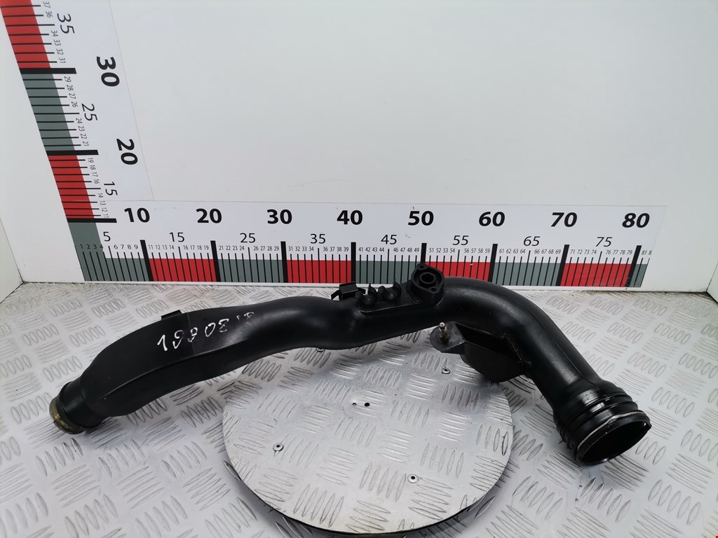 Патрубок интеркулера VOLKSWAGEN Passat B5 1997-2005