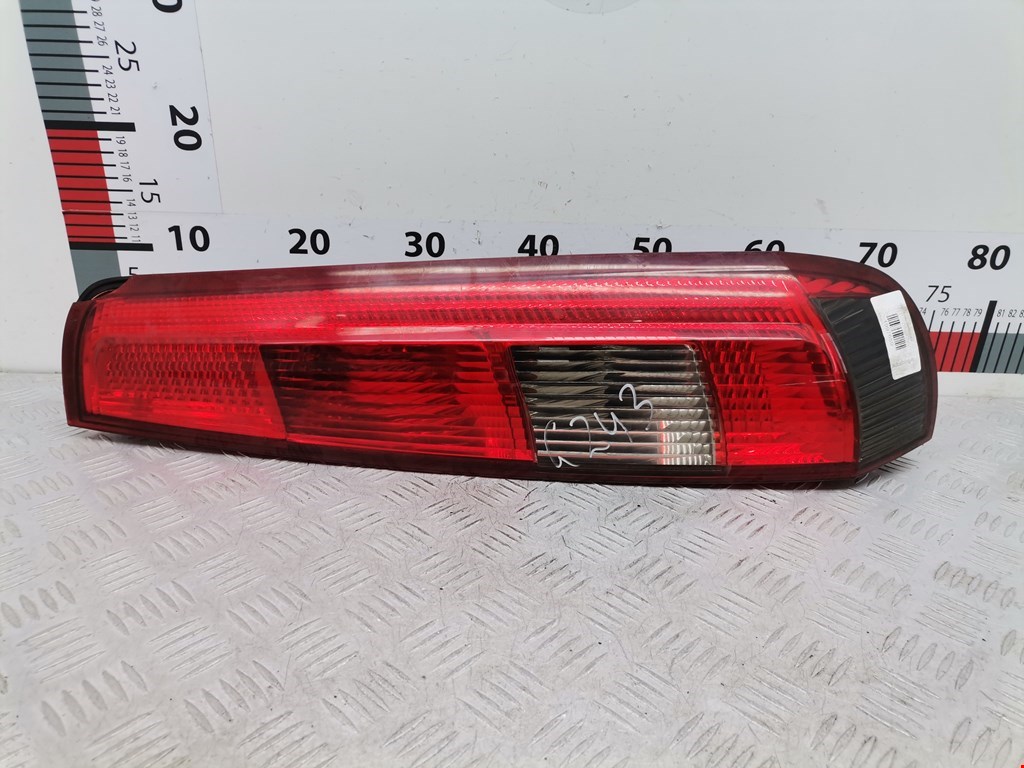 Фонарь задний правый FORD Fiesta 2001-2008
