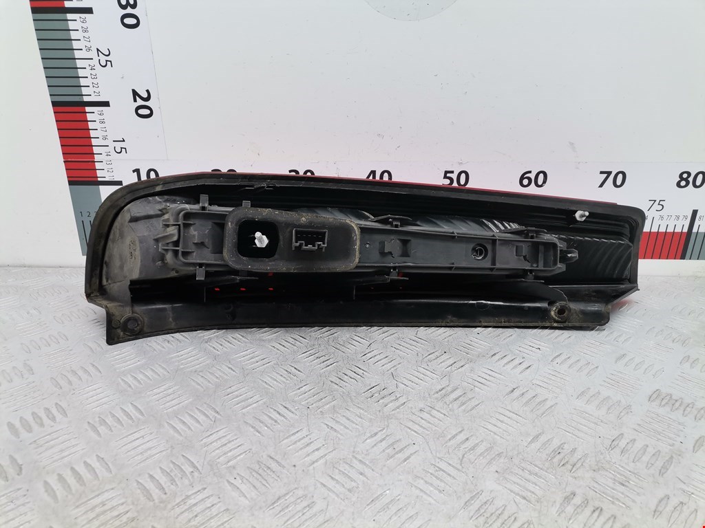 Фонарь задний правый FORD Fiesta 2001-2008