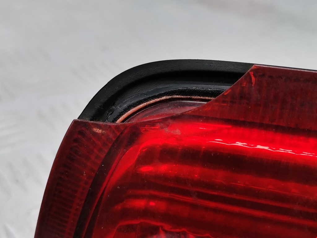 Фонарь задний правый FORD Fiesta 2001-2008