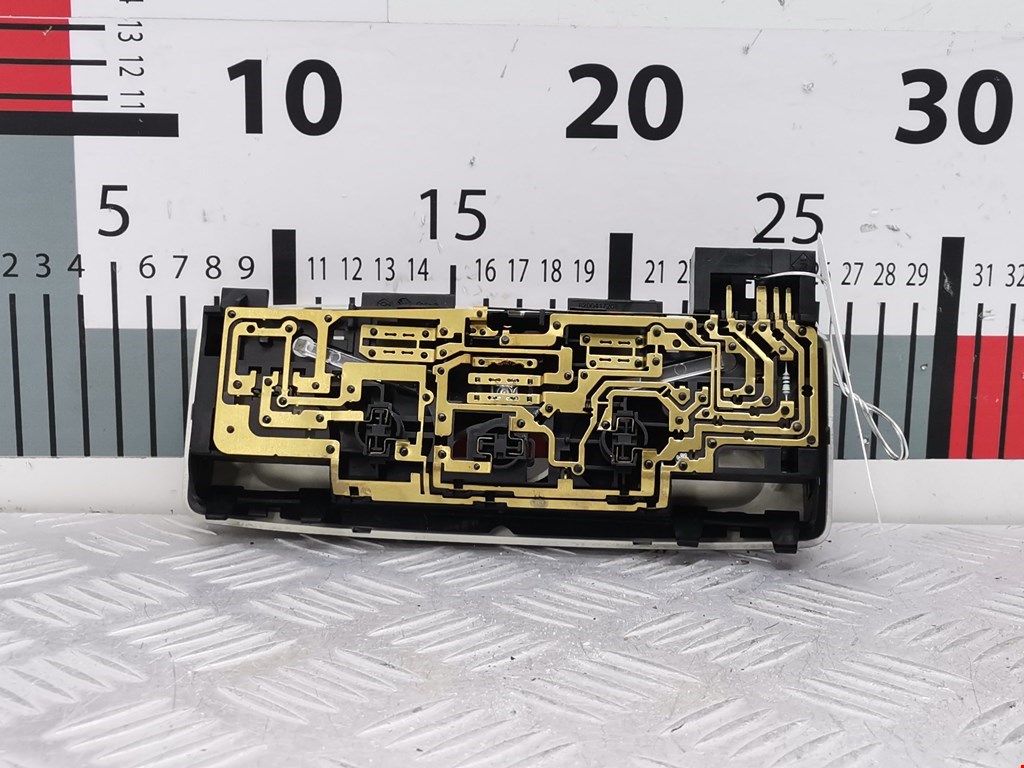 Плафон салонный (салона фонарь) RENAULT Espace 2003-2014