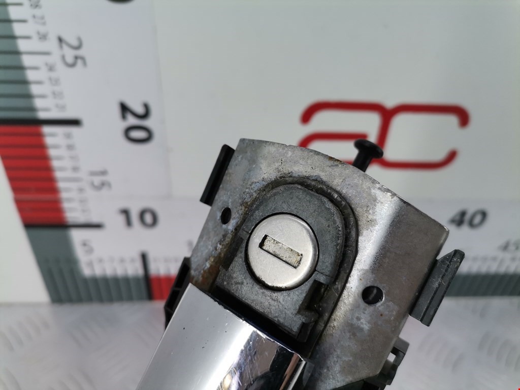 Ручка двери передней наружная правая VOLKSWAGEN Tiguan 2007-2016