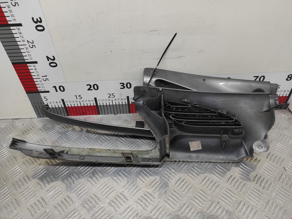 Решетка радиатора RENAULT Scenic I 1996-2003