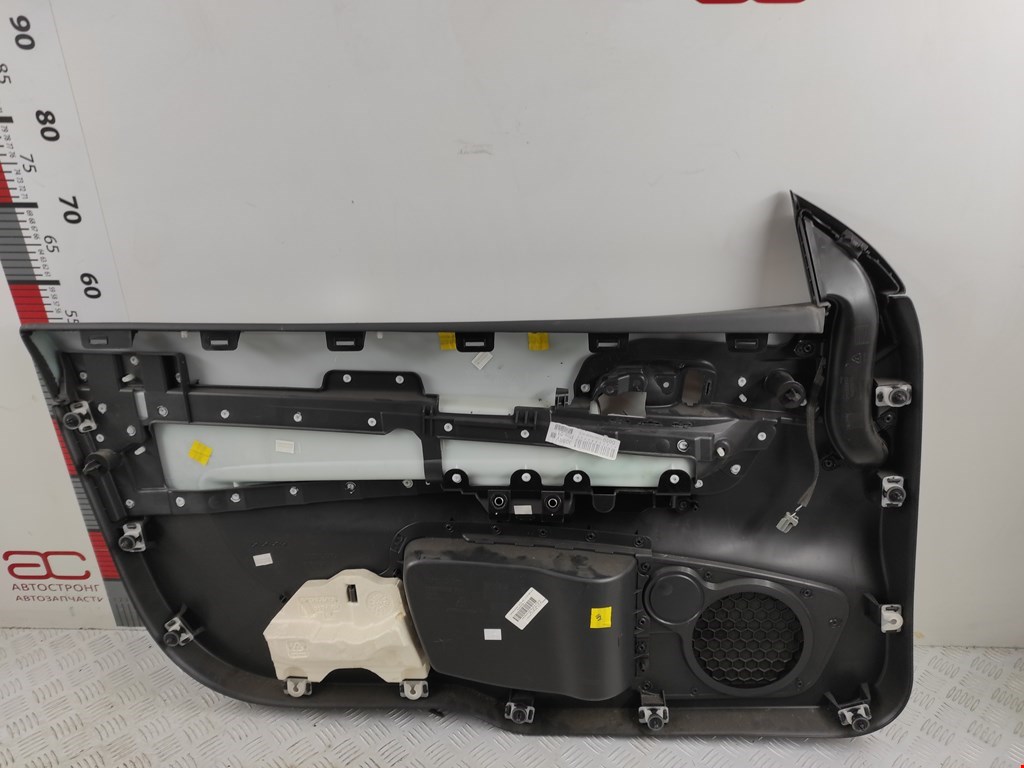 Обшивка двери передняя правая VOLVO C30 2006-2013