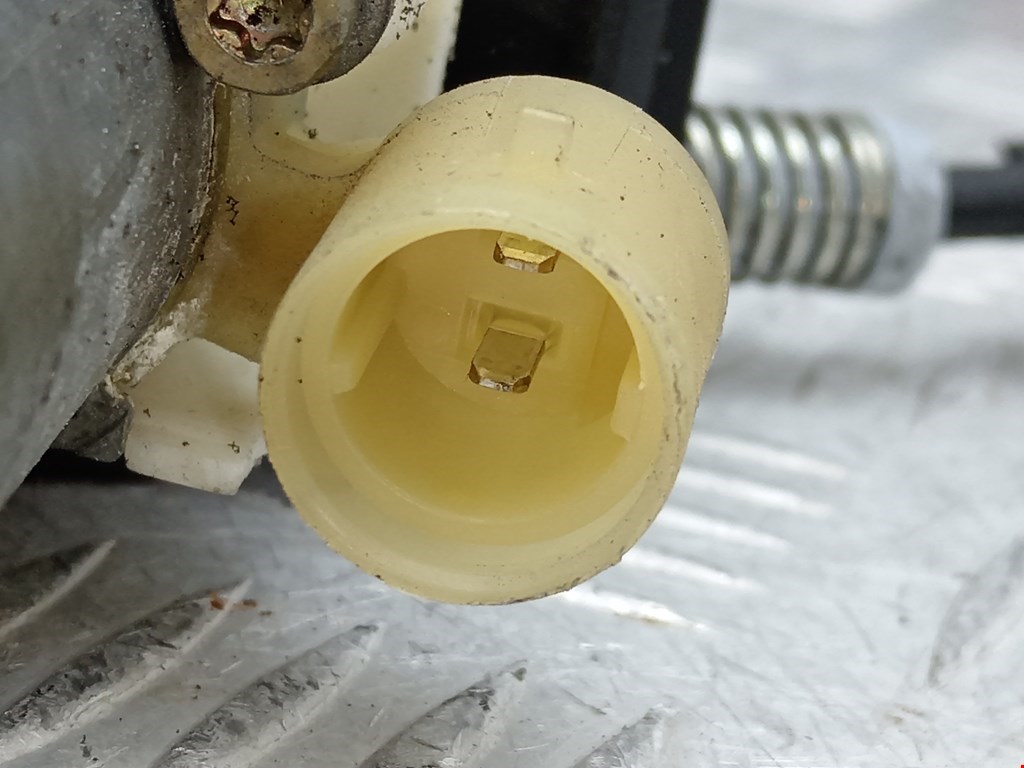 Стеклоподъемник передний правый RENAULT Clio 1998-2008