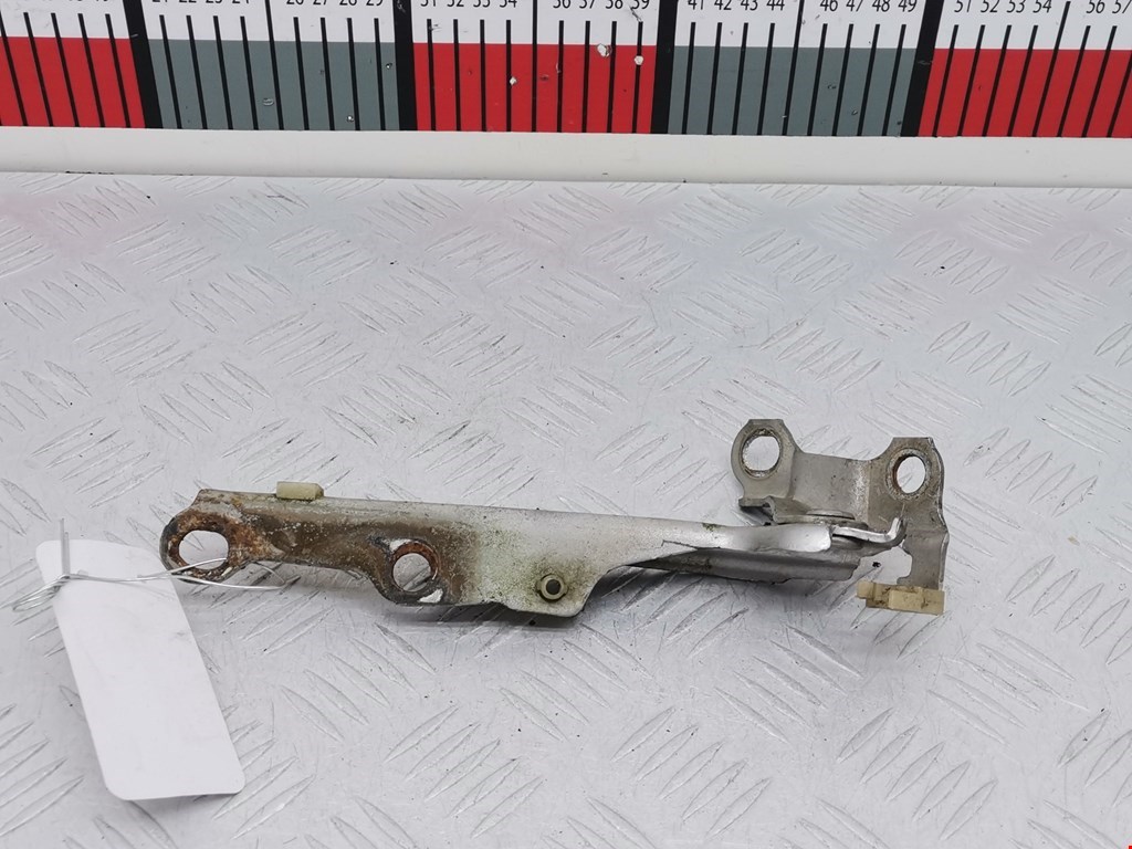 Петля капота левая/правая TOYOTA Yaris 1999-2005