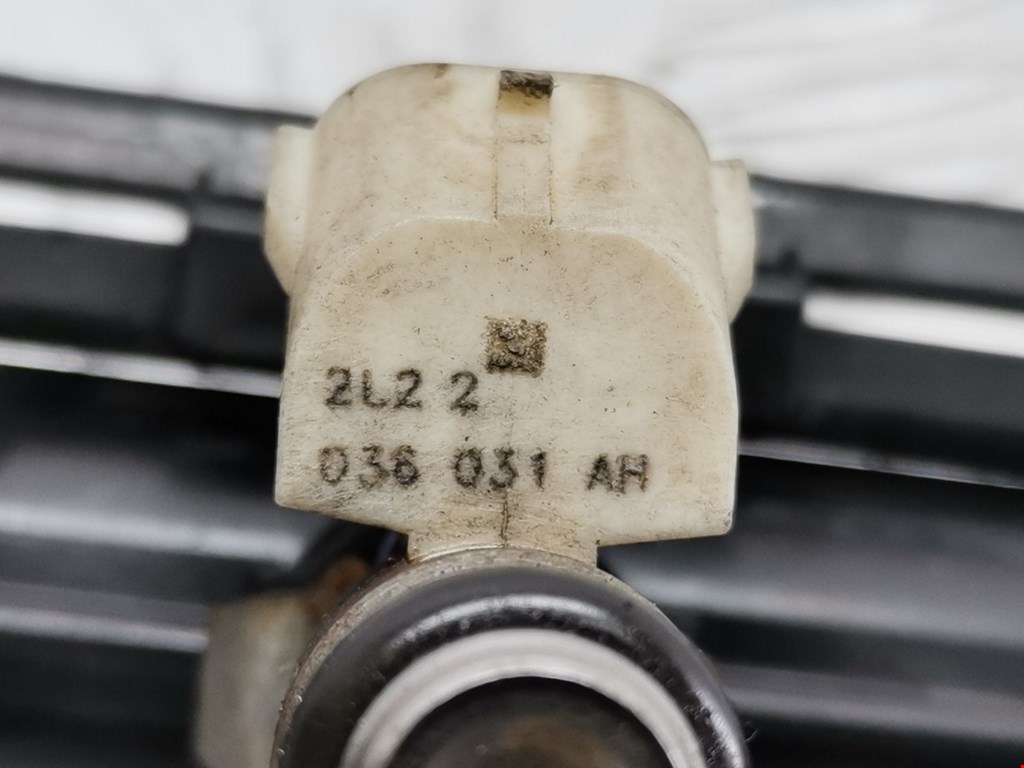 Форсунка дизельная электрическая VOLKSWAGEN Golf VI 2009-2012