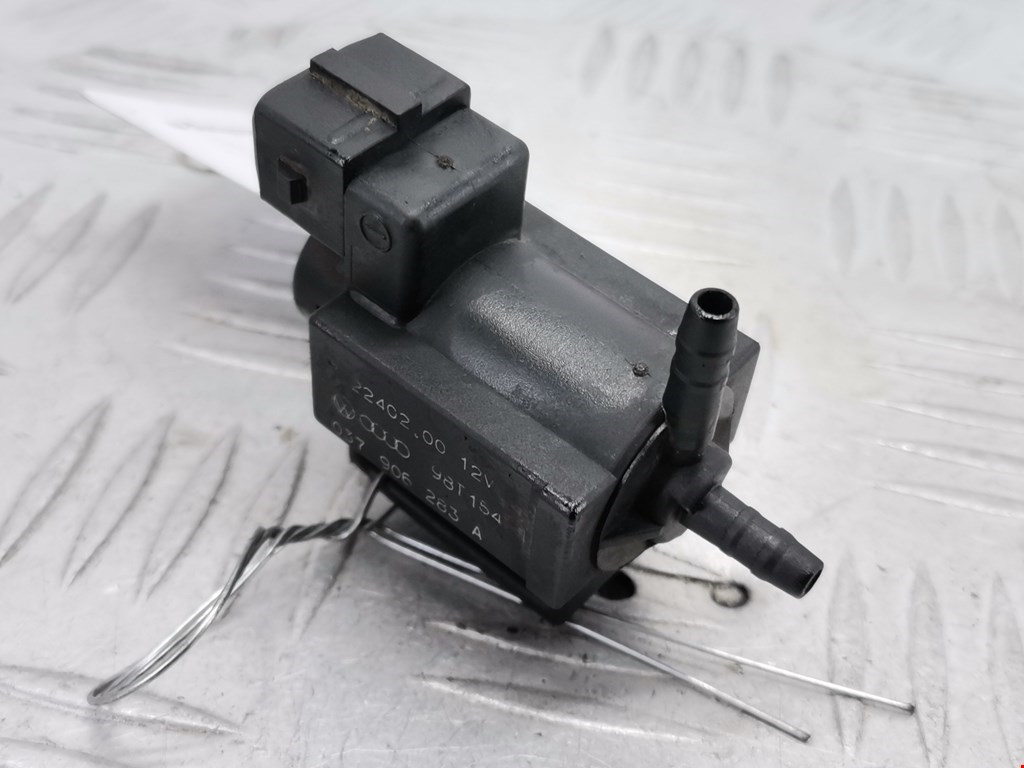 Клапан воздушного фильтра Volkswagen Passat 5 (1996-2000)