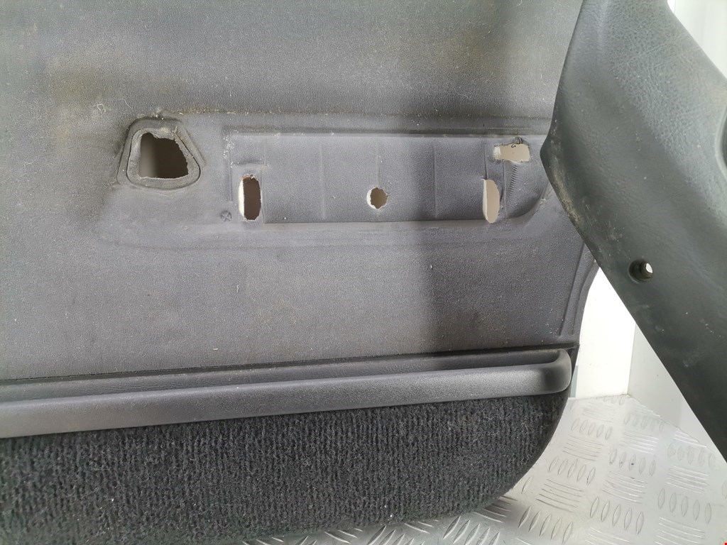 Обшивка двери передняя правая PEUGEOT 605 1989-1999