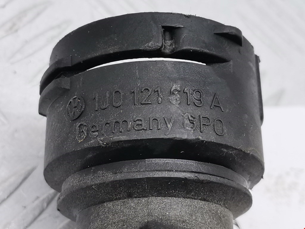 Патрубок VOLKSWAGEN Golf IV 1997-2003