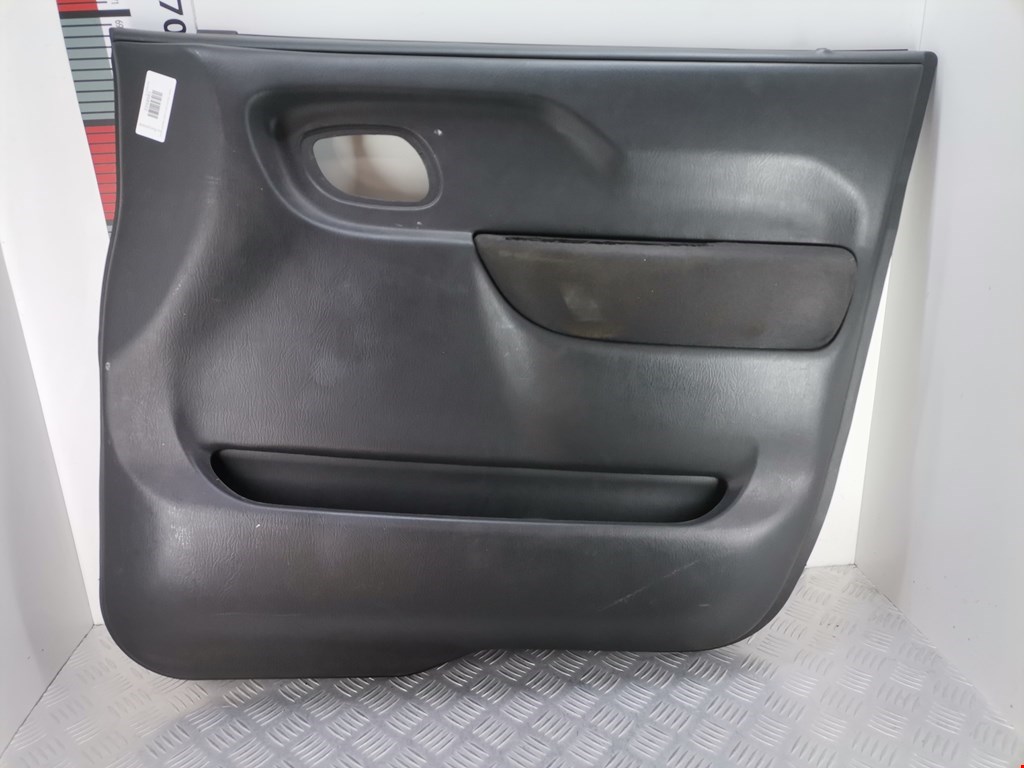 Обшивка двери передняя правая OPEL Agila A 2000-2007