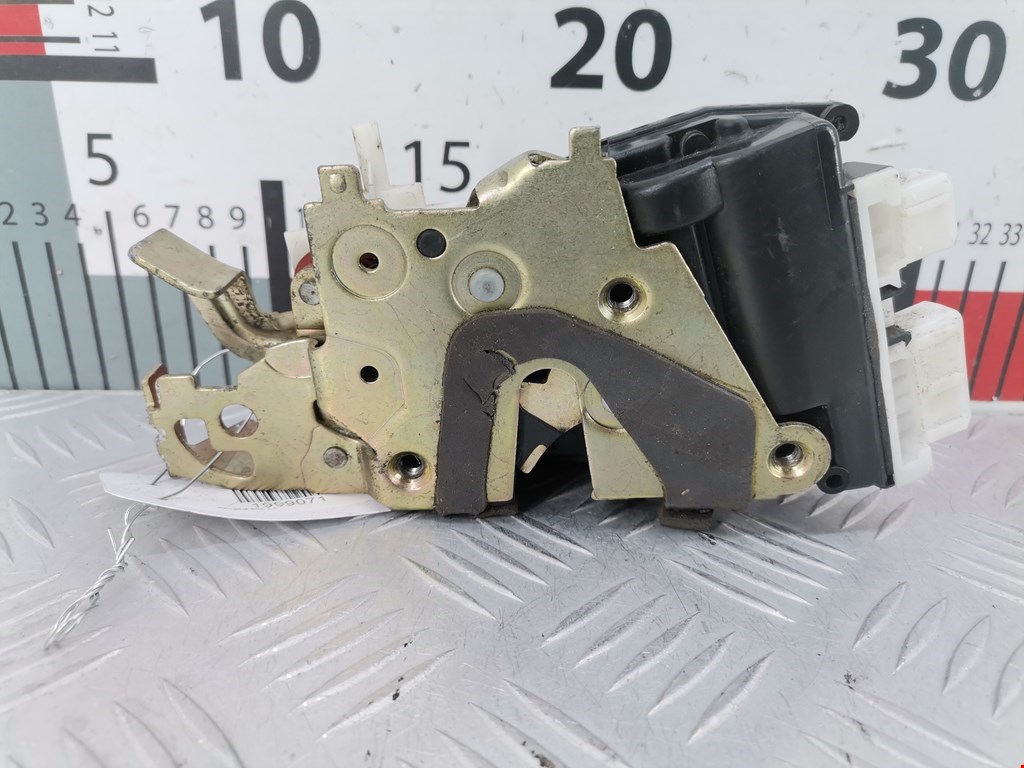 Замок двери передней правой PEUGEOT 605 1989-1999