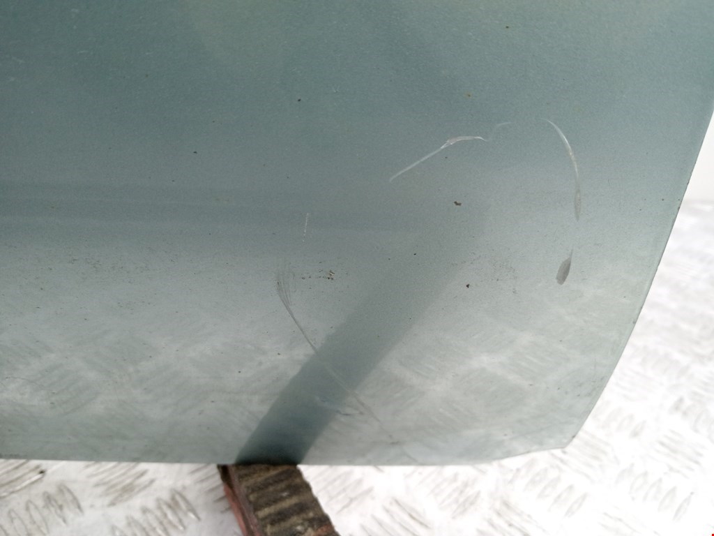 Дверь передняя левая FORD Fiesta 1995-2001