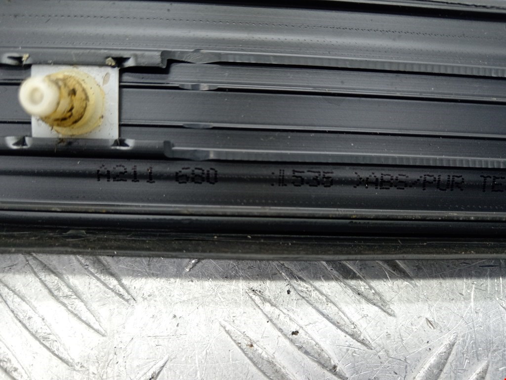 Накладка порога (внутренняя) MERCEDES-BENZ E-Class W211, S211 2002-2009