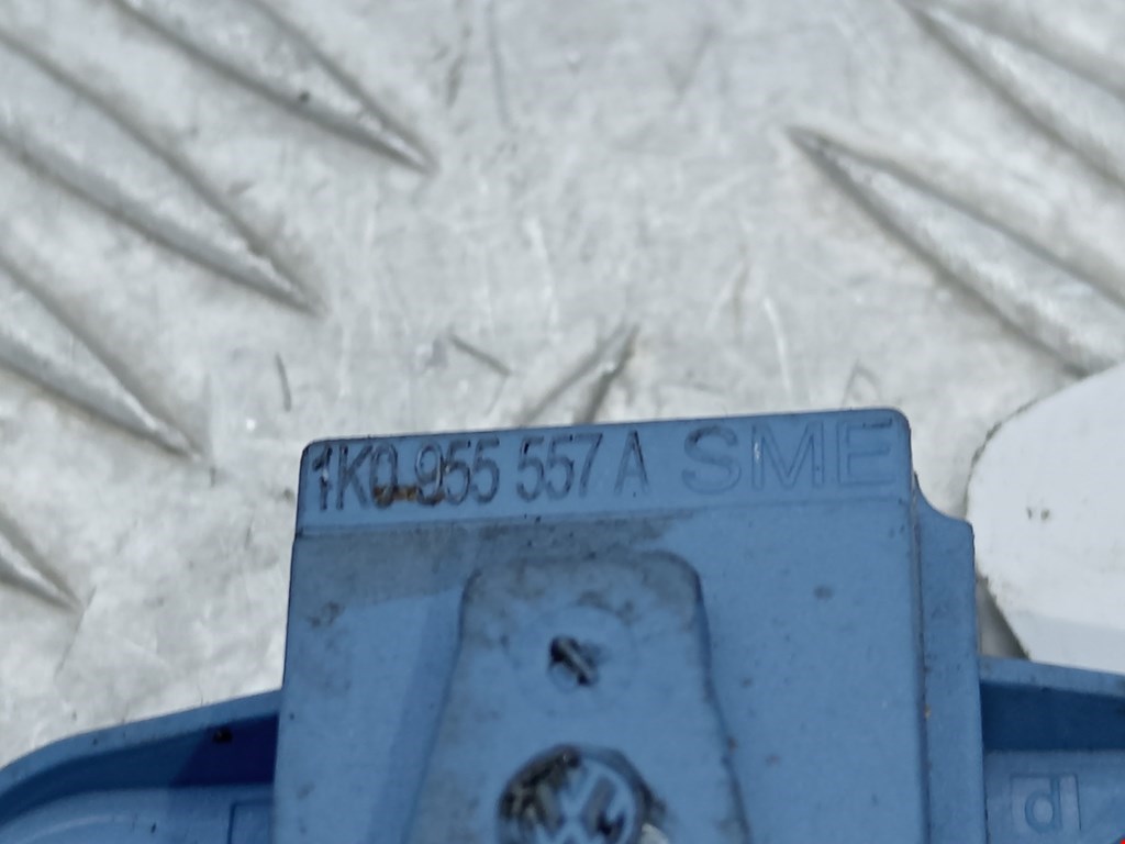 Датчик AIR BAG (подушек безопасности) VOLKSWAGEN Golf V 2003-2009