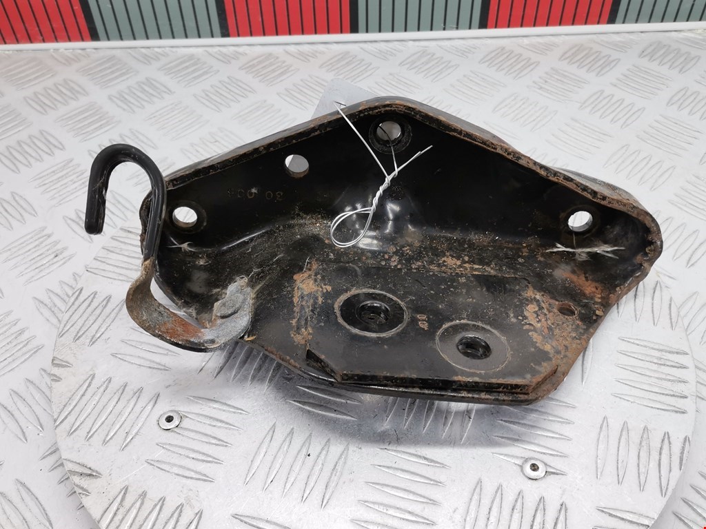 Кронштейн (крепление лапа) двигателя Ford Explorer 2 (1994-2003)