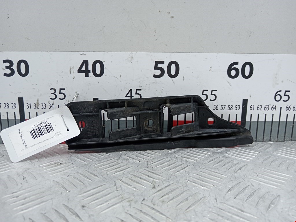 Кронштейн переднего бампера правый VOLKSWAGEN Golf V 2003-2009