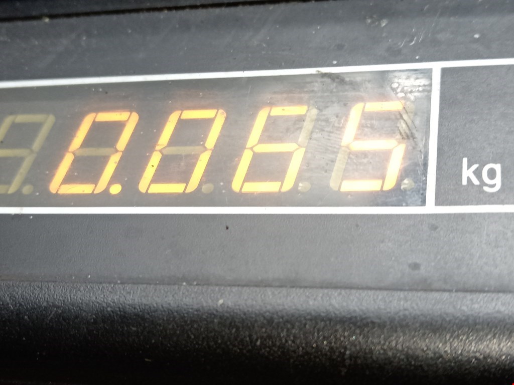 Кронштейн переднего бампера правый VOLKSWAGEN Golf V 2003-2009