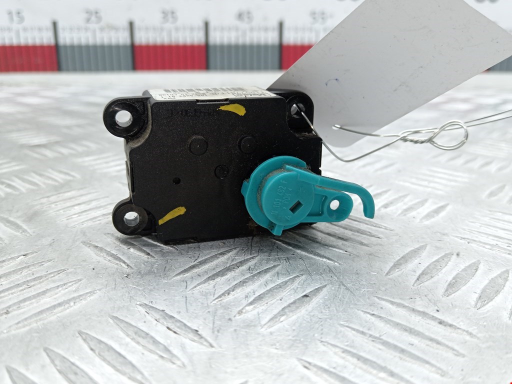 Моторчик заслонки печки NISSAN Note E11 2005-2014