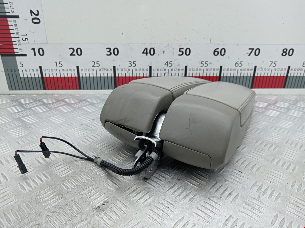 Подлокотник в салон AUDI A8 D3 2003-2010