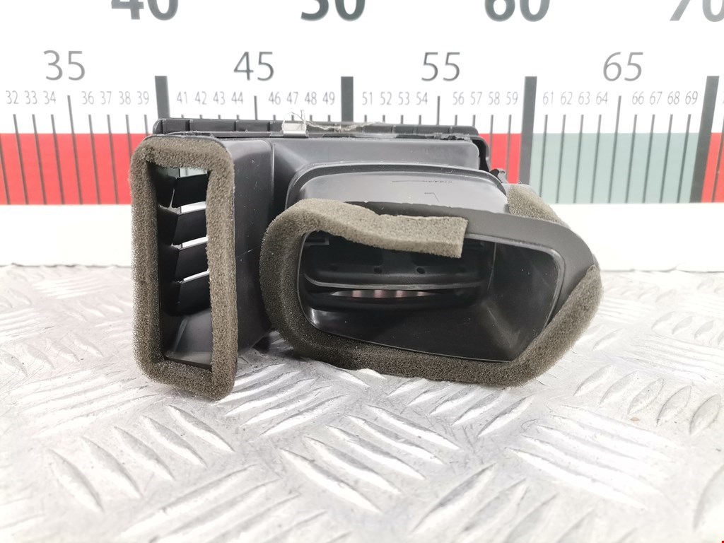 Дефлектор воздушный VOLKSWAGEN Polo IV 2001-2009