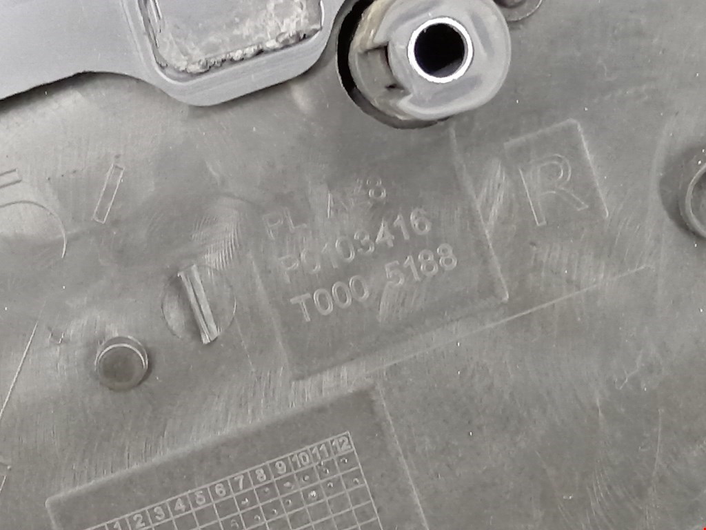 Обшивка двери задняя правая VOLKSWAGEN Golf V 2003-2009