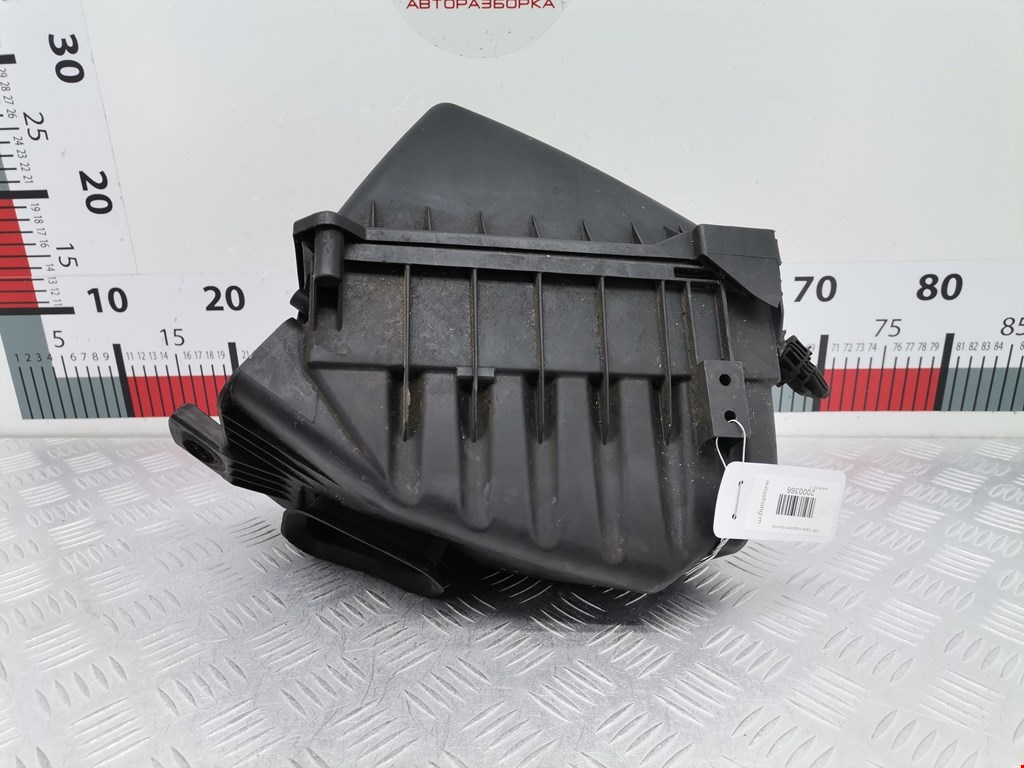 Корпус воздушного фильтра AUDI A4 B6 2001-2005