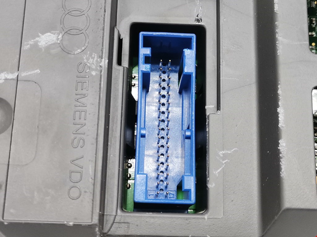 Панель приборов (щиток) AUDI A8 D3 2003-2010