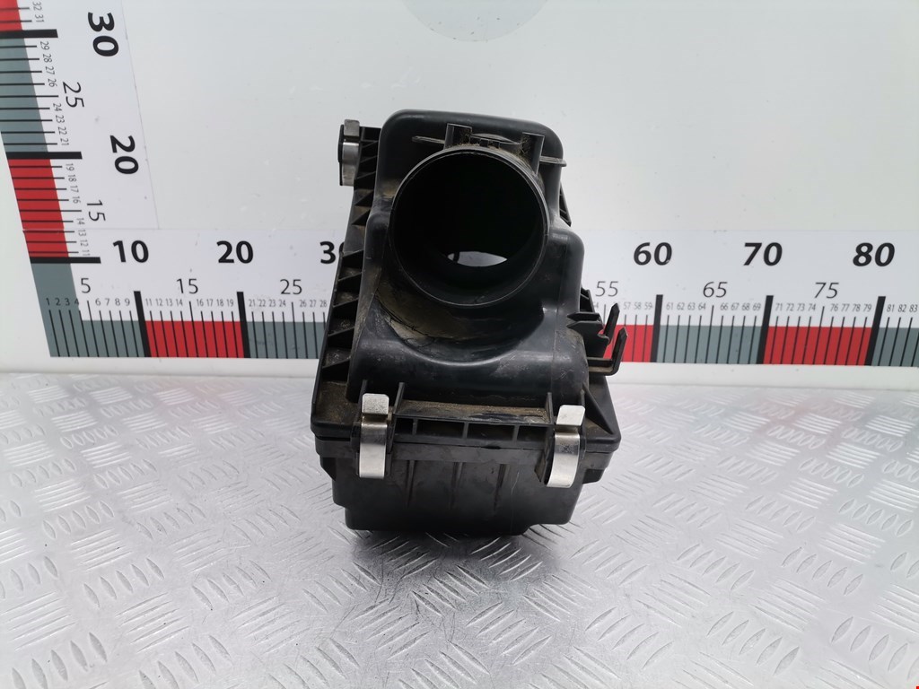 Корпус воздушного фильтра TOYOTA Avensis 2003-2008