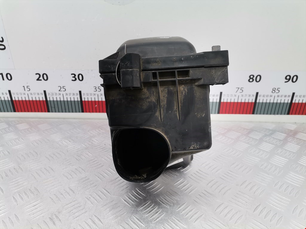 Корпус воздушного фильтра TOYOTA Avensis 2003-2008