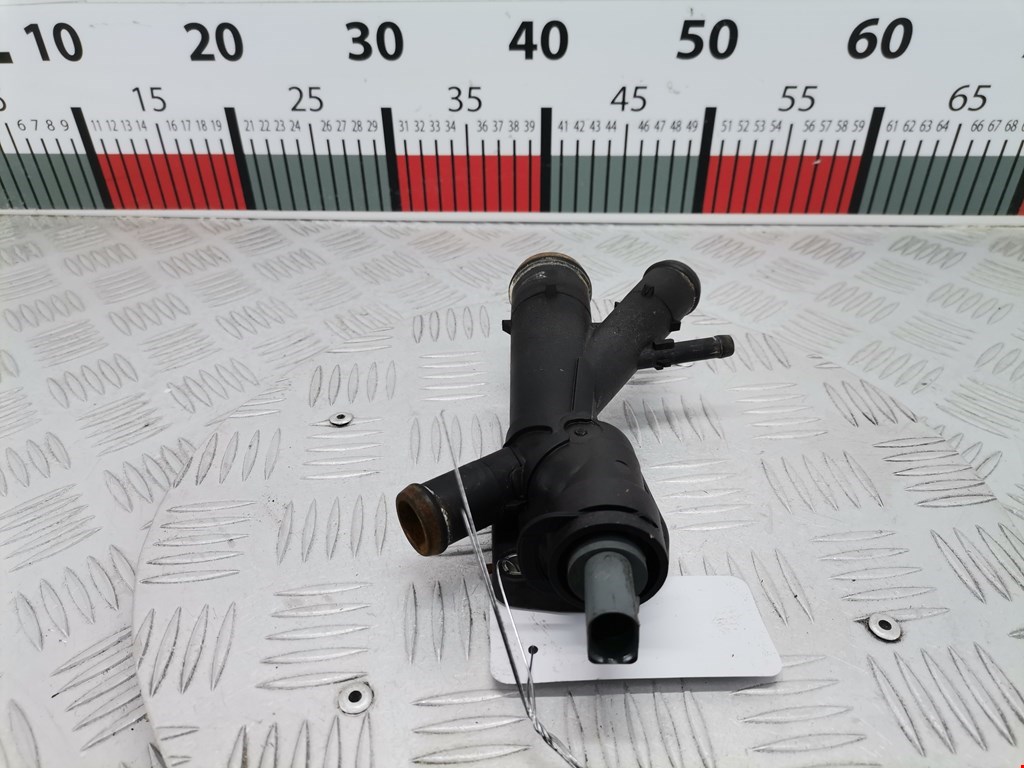 Тройник системы охлаждения VOLKSWAGEN Passat B7 2011-2015