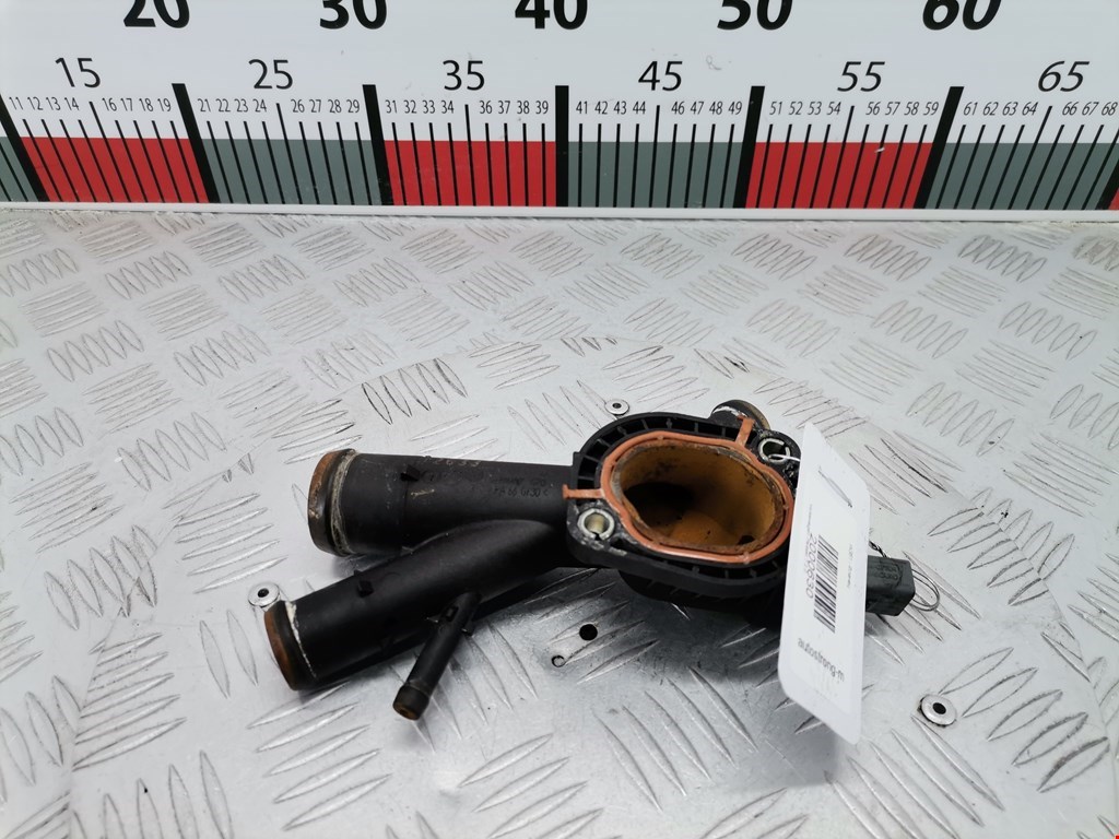 Тройник системы охлаждения VOLKSWAGEN Passat B7 2011-2015