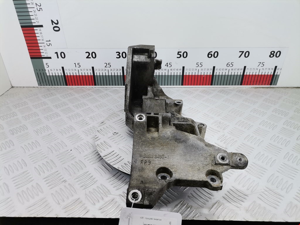 Кронштейн генератора VOLKSWAGEN Passat B7 2011-2015
