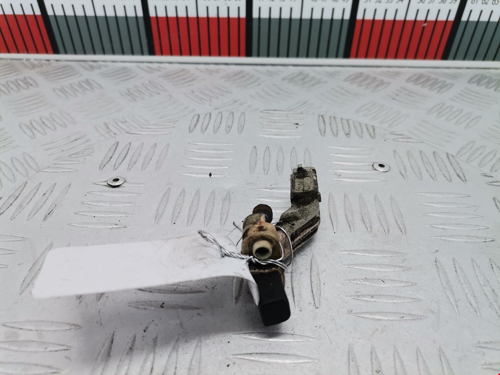 Датчик положения коленвала VOLKSWAGEN Passat B7 2011-2015