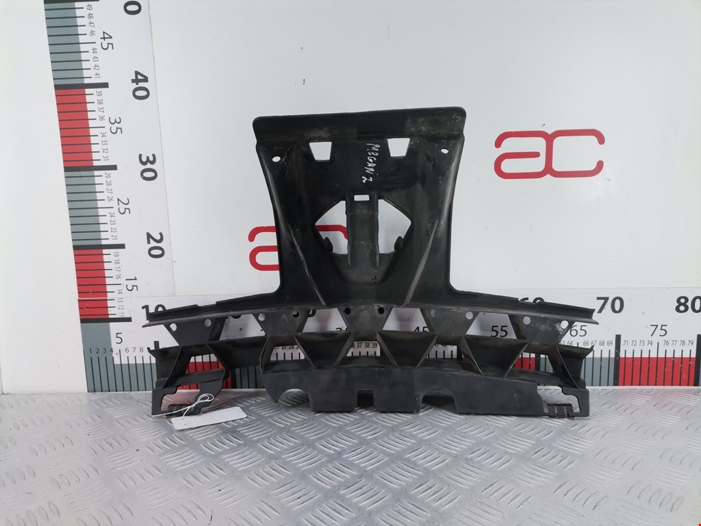Кронштейн переднего бампера центральный RENAULT Megane II 2002-2009