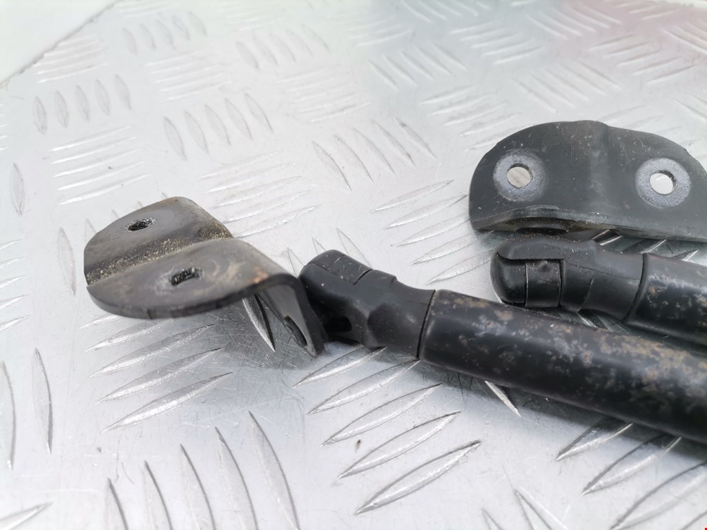 Амортизатор крышки (двери) багажника OPEL Astra J 2009-2017