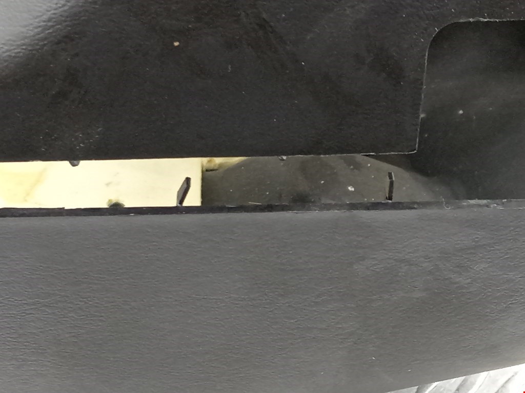 Кожух рулевой колонки MITSUBISHI Space Star 1999-2006