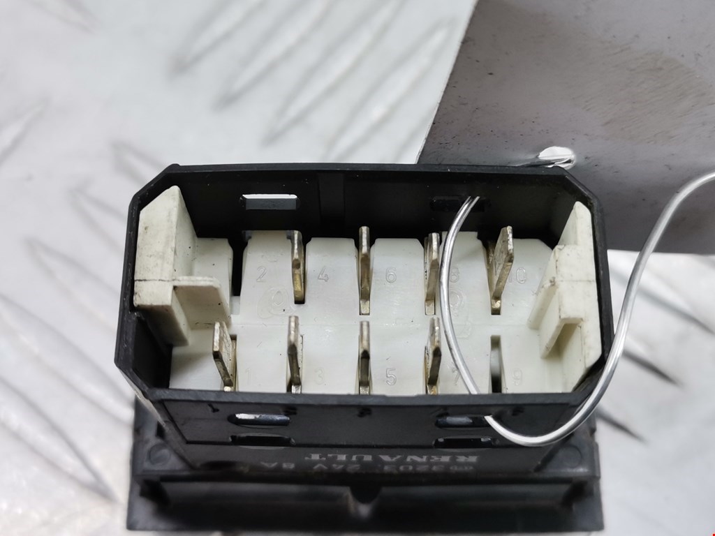 Кнопка стеклоподъемника RENAULT Midlum 1999-2013