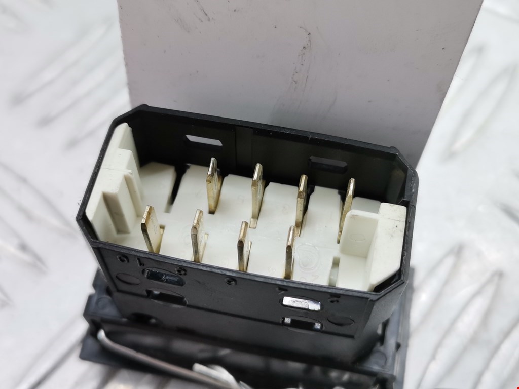 Кнопка стеклоподъемника RENAULT Midlum 1999-2013