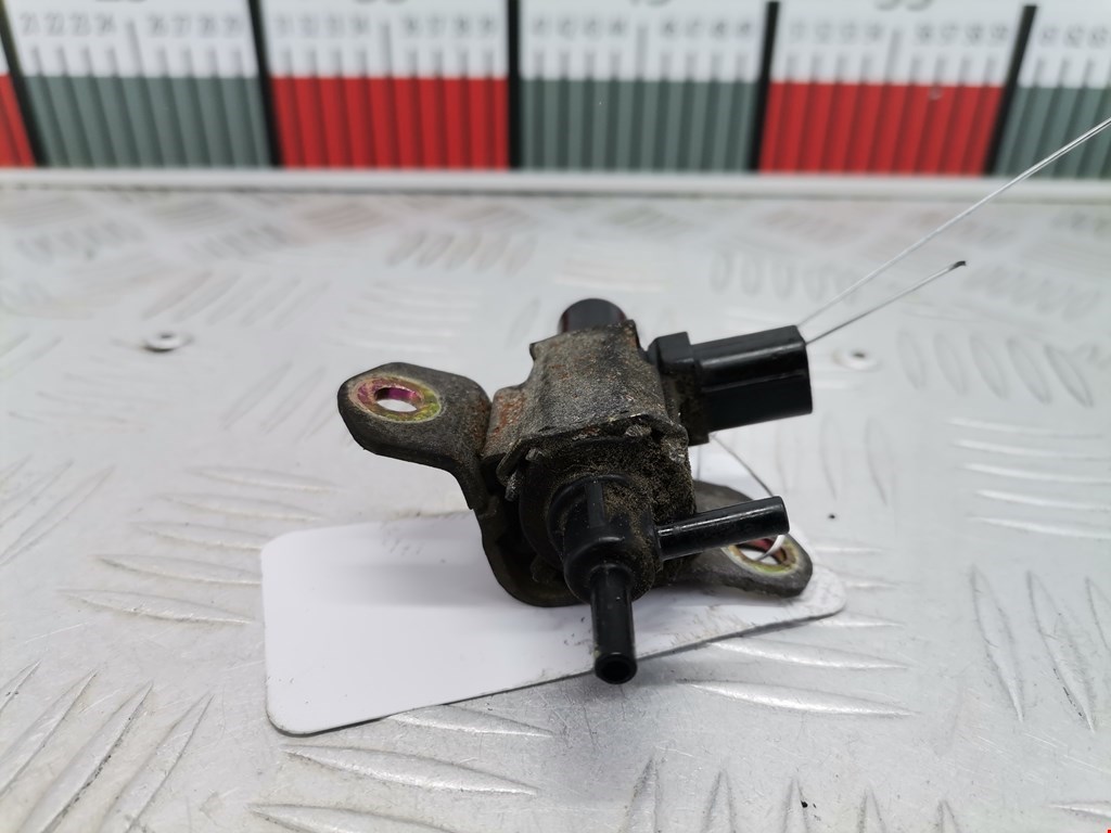 Клапан воздушного фильтра Ford Mondeo 3 (2000-2007)