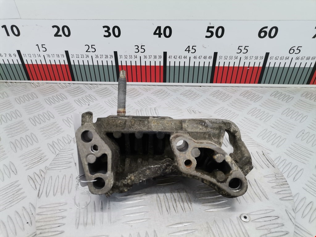 Кронштейн (крепление лапа) двигателя Ford C-MAX 1 (2003-2010)