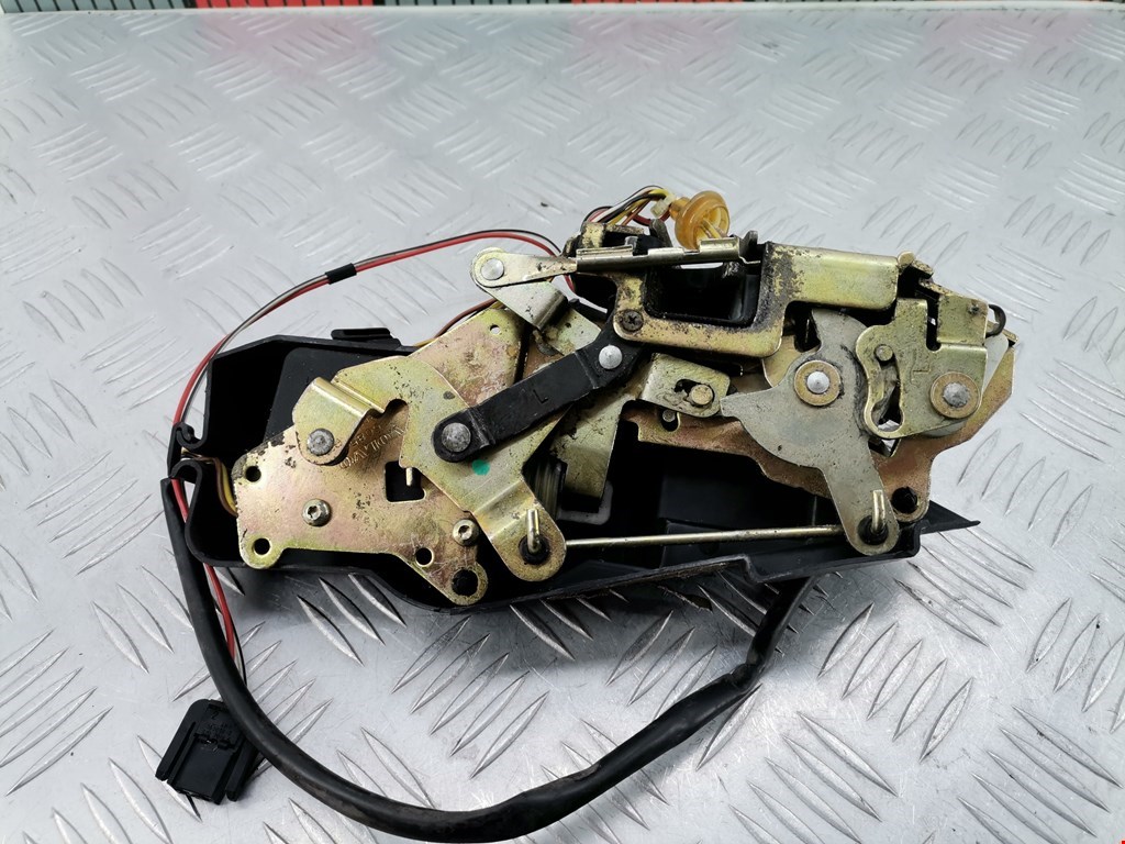 Замок двери задней левой VOLVO 850 R 1991-1997