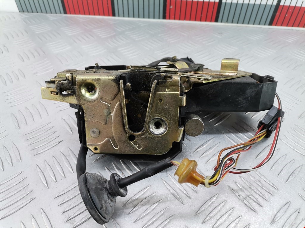 Замок двери задней левой VOLVO 850 R 1991-1997