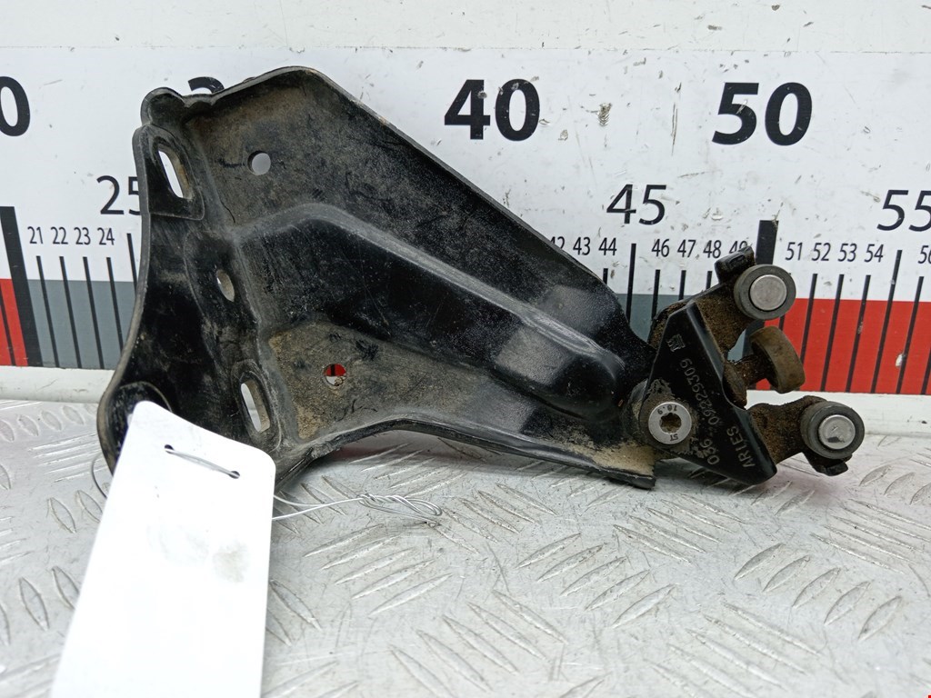 Ролик двери сдвижной (левый/правый средний верхний/нижний) OPEL Combo C 2001-2011