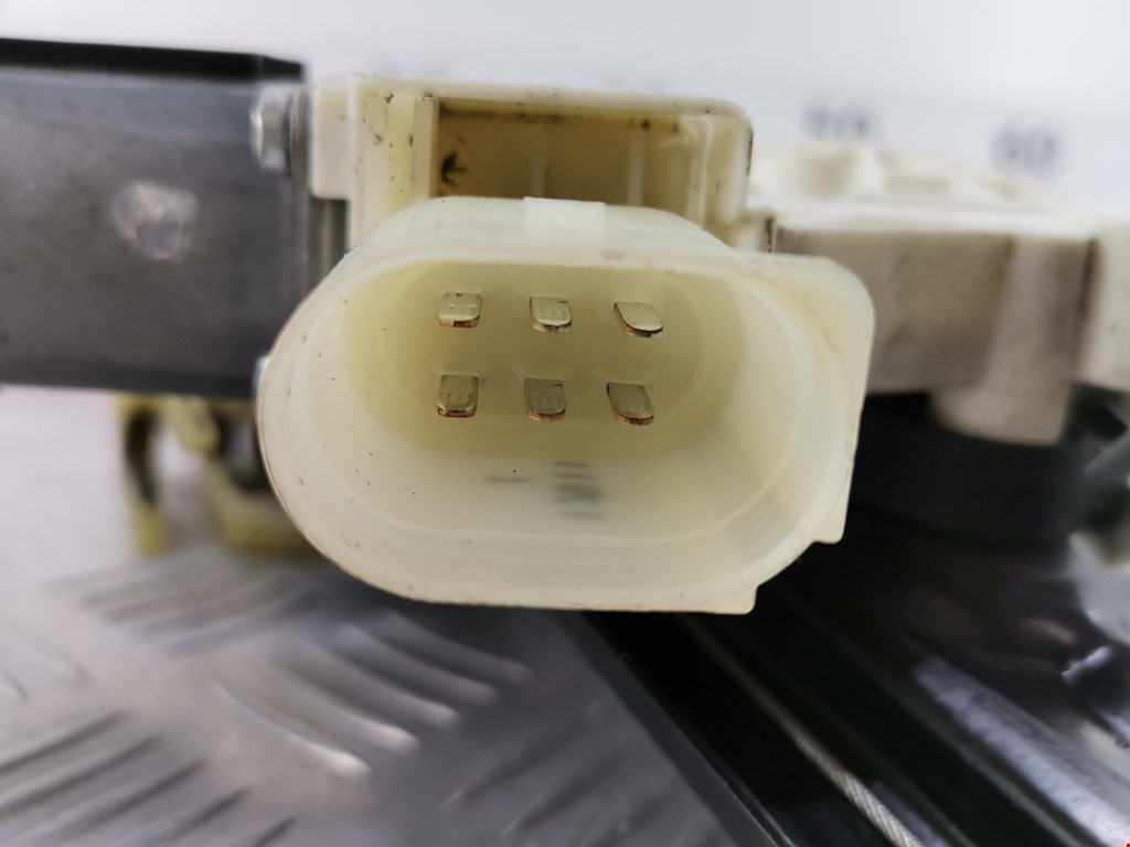 Стеклоподъемник задний левый BMW 5er 5 серия F10/F11/F07 2009-2017