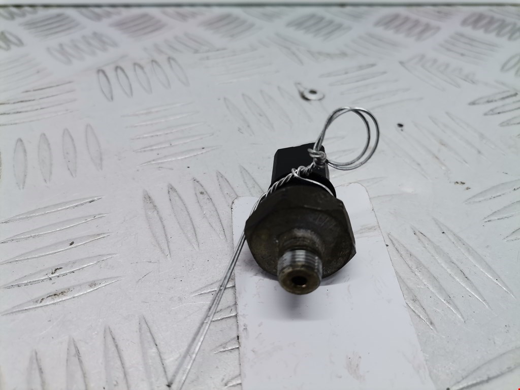 Датчик давления масла NISSAN Almera Tino 2000-2006