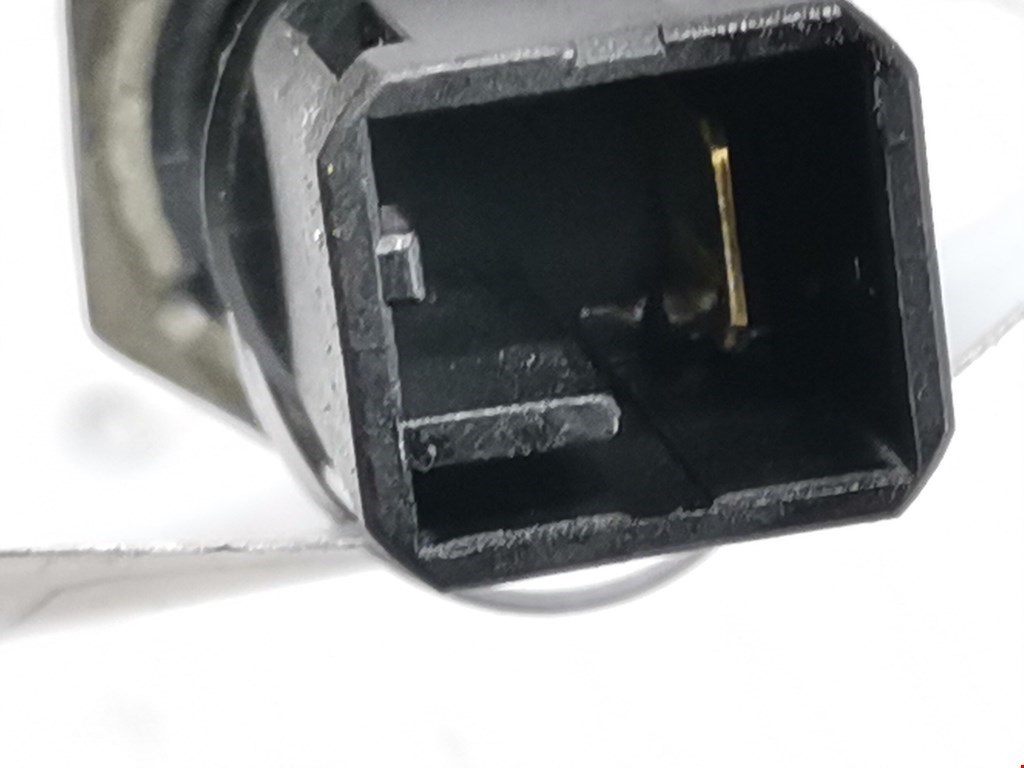 Датчик давления масла NISSAN Almera Tino 2000-2006