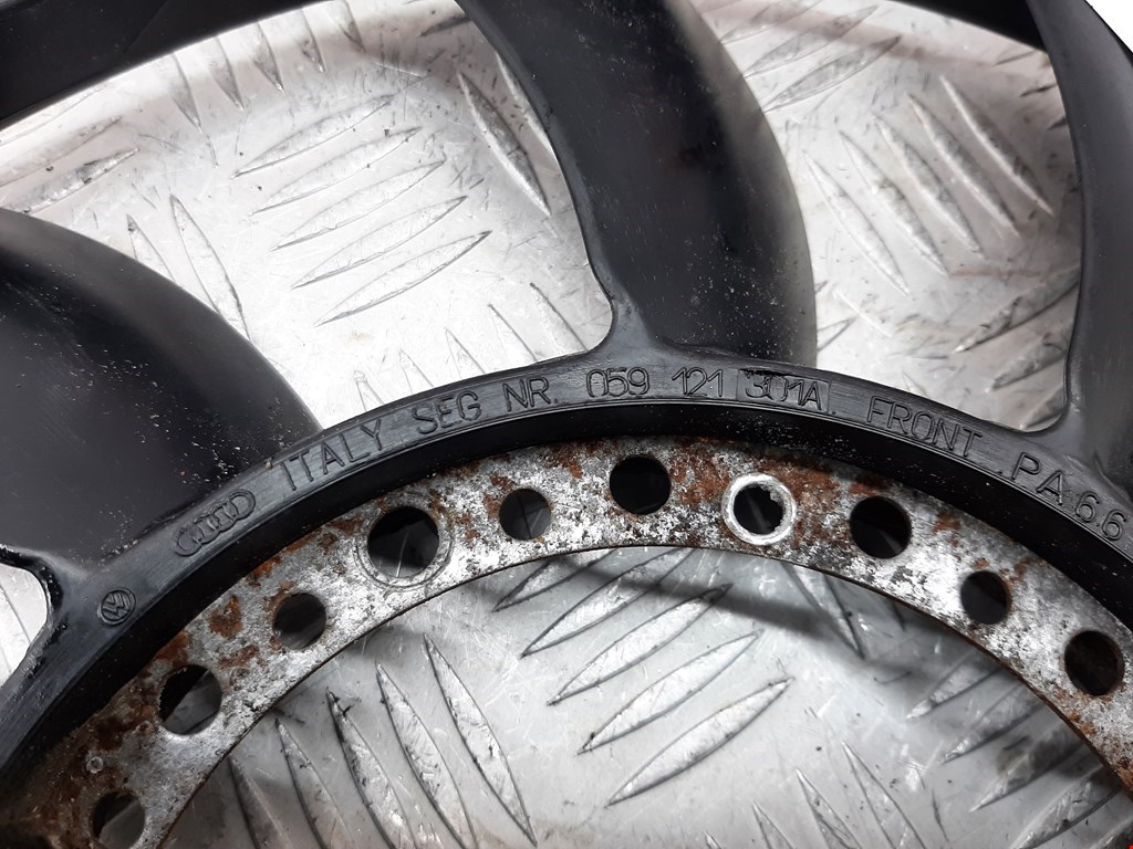 Крыльчатка вентилятора (лопасти) AUDI A4 B6 2001-2005